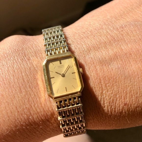 Vintage ladies gold Seiko wristwatch - Picture 3 of 17